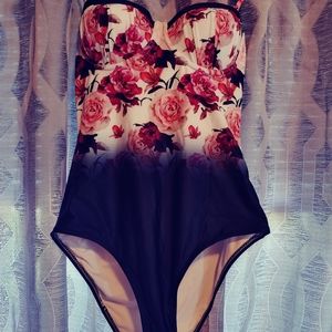 Cupshe Full Swimsuit